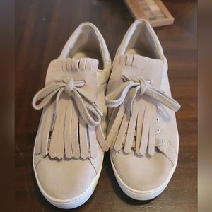 GUC Gray Suede Tennis Shoes